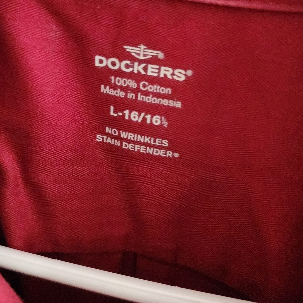 Dockers Men's Burgundy Button Down Shirt - Picture 2 of 3